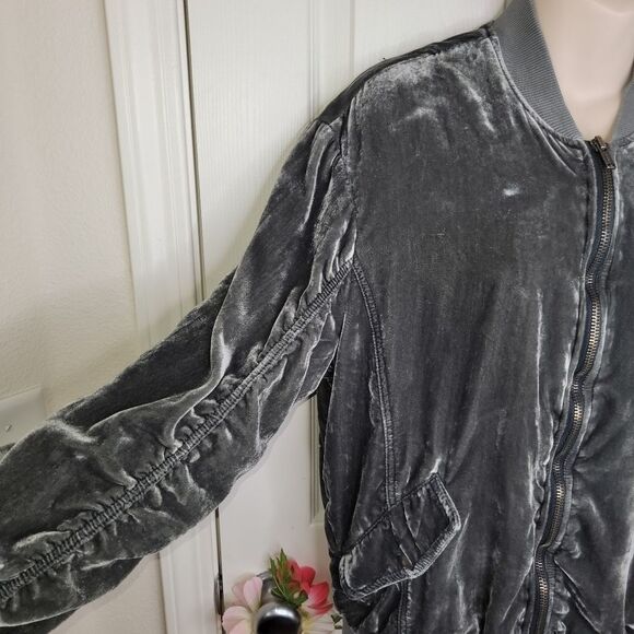 FREE PEOPLE Ruched Velvet Womens Bomber Jacket medium - Picture 8 of 13